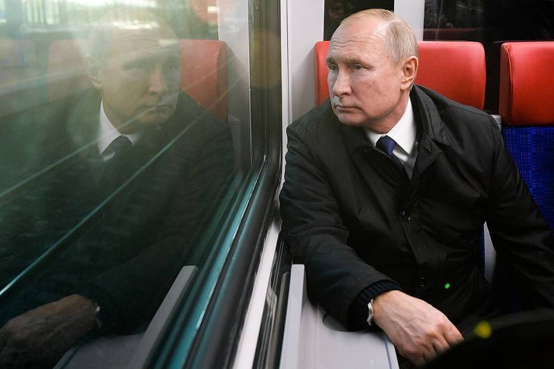 Путин получил именную «Тройку» за открытие Центрального диаметра