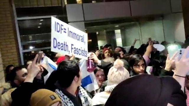 "Израильским солдатам здесь не место": массовая драка в университете