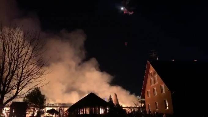 Видео: в Москве случился пожар площадью 1000 квадратных метров
