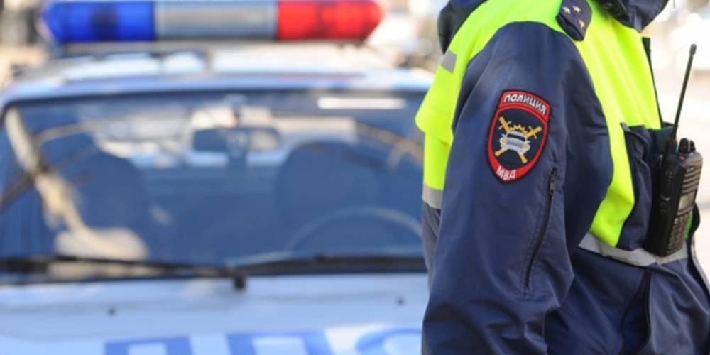 В Ленобласти полицейский напал на двоих мужчин и пытался задушить семиклассника
