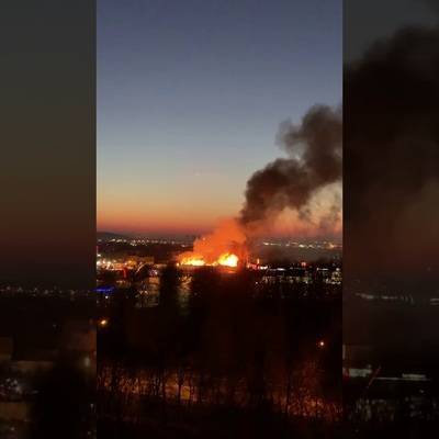 Пожарные локализовали возгорание, возникшее днем в поселке Дары Природы в Новой Москве