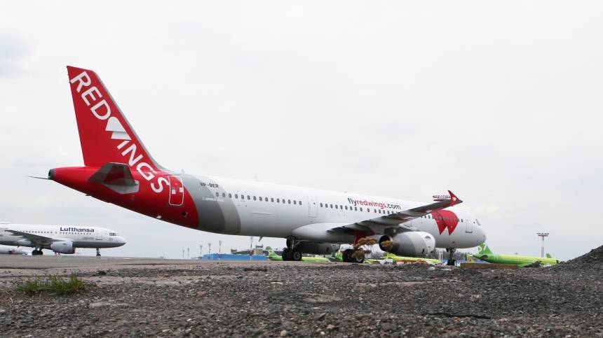 Пассажирский самолет Airbus A321 совершил экстренную посадку в аэропорту Казани