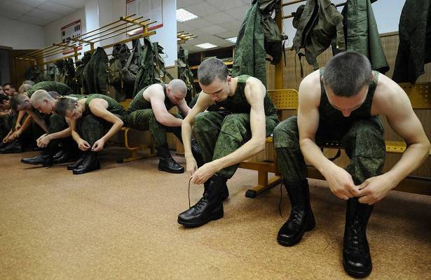 Россиянин 16 раз ударил себя сковородкой по голове ради «откоса» от армии и сел