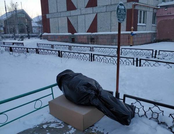 В Кузбассе пьяного мужчину задержали, когда он шел выбрасывать расчлененное тело женщины