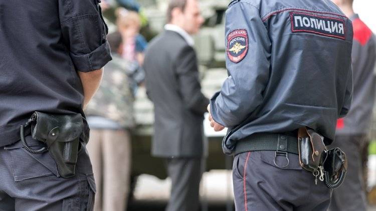 Полиция Хабаровска задержала мужчину, угрожавшего стрельбой в медцентре