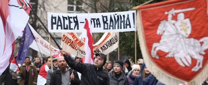После провала майданов Запад раскачивает Белоруссию «в длинную» – политолог