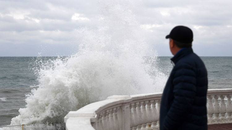 Ураганный ветер в Крыму усилится