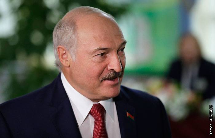 Лукашенко потребовал от руководителей холдингов не брать на работу любовниц