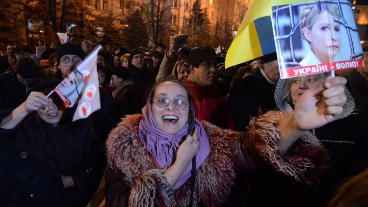Заложила будущий крах Украины: эксперт о роли "оранжевой революции"