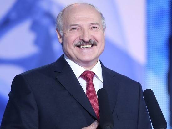 Лукашенко запретил руководителям брать на работу любовниц