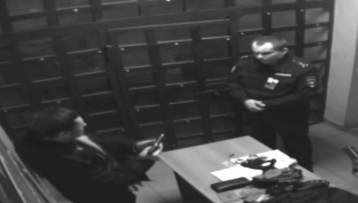 Заклинивший затвор пистолета спас жизнь полицейским под Сыктывкаром
