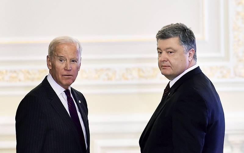 Сенат США потребовал стенограммы бесед Байдена с Порошенко