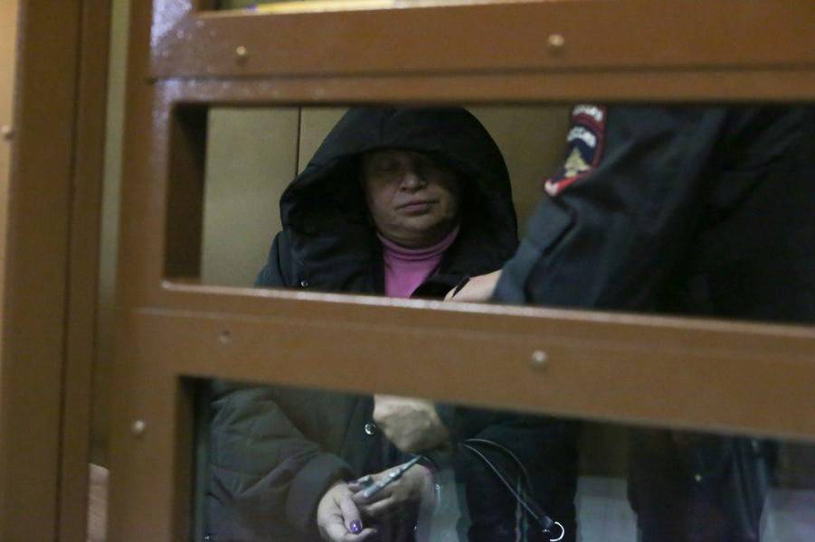 Суд поместил под домашний арест экс-главу Чехова Кононову