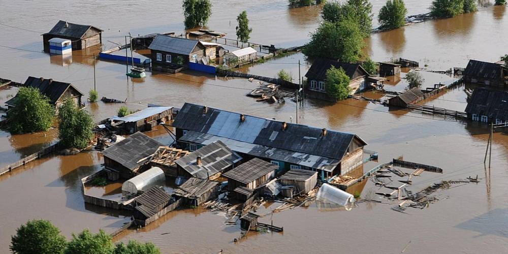 "Не все гладко": в Кремле признали проблемы с помощью пострадавшим от паводка в Иркутской области