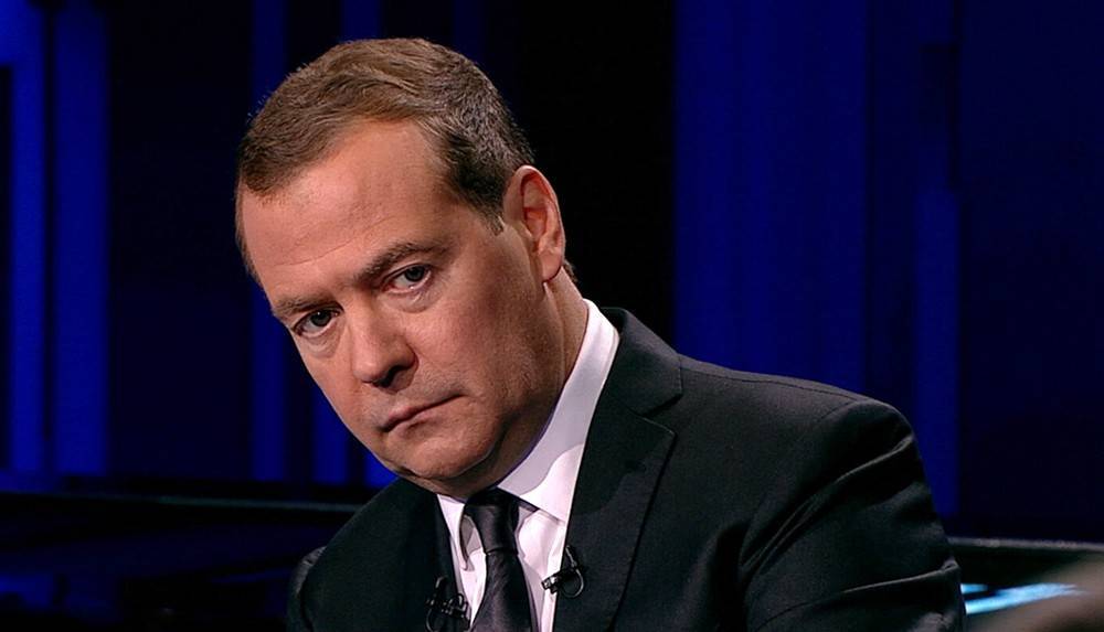 Медведева возмутила разница в зарплатах руководителей и рядовых сотрудников учреждений