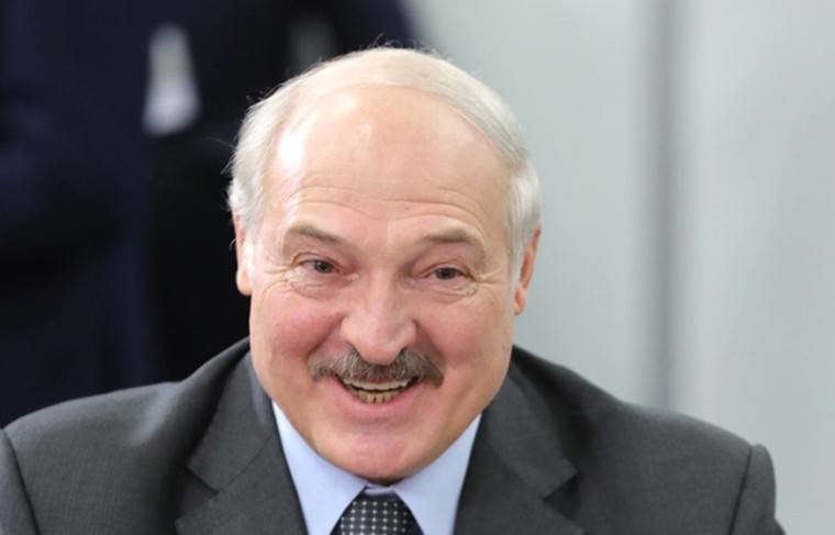 Лукашенко призвал руководителей не нанимать на работу своих любовниц