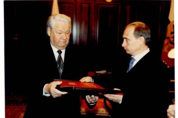 Советник президента рассказал, почему Путин стал преемником Ельцина