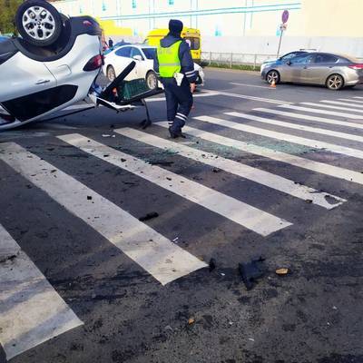 Восемь автомобилей столкнулись на Кольцевой автодороге в Санкт-Петербурге