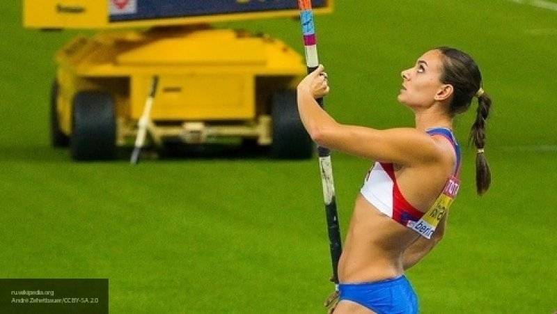 Елена Исинбаева рассказала, что спортивными рекордами она обязана любовью к Родине