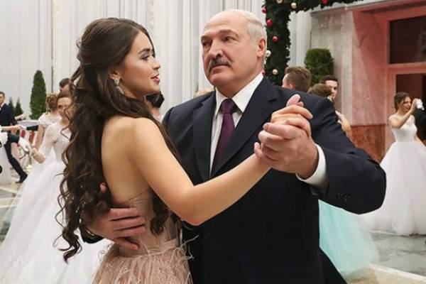 Лукашенко запретил главам сельхозпредприятий брать на работу любовниц