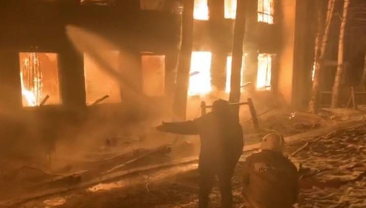Пожар в доме на Урале локализован