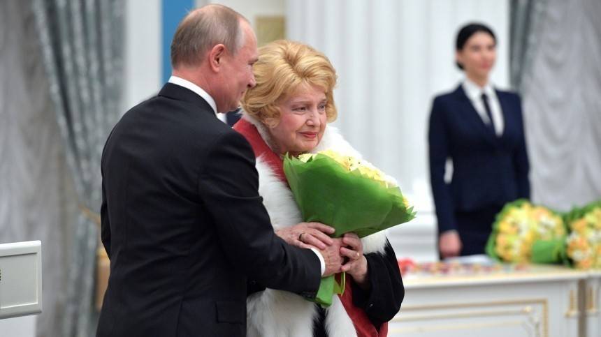 Доронина попросила Путина повлиять на ситуацию во МХАТе