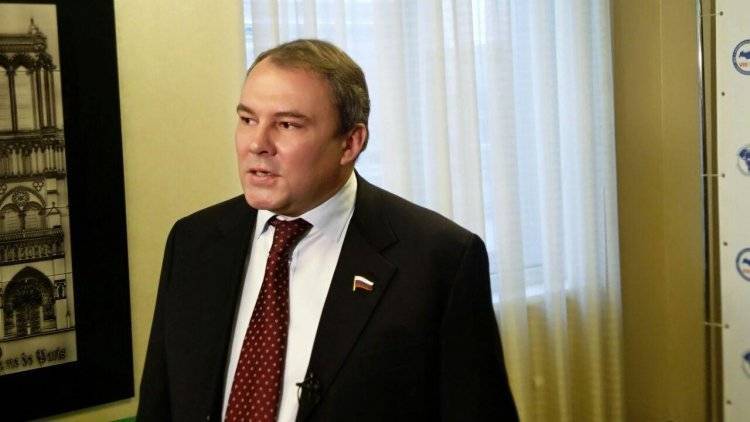 Депутат Госдумы предложил отправить ВМС Украины «посылочку из унитазов»