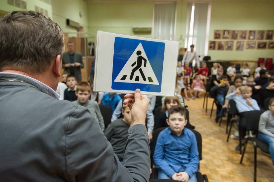 Педагог из Москвы стал лучшим в России по обучению детей поведению на дорогах