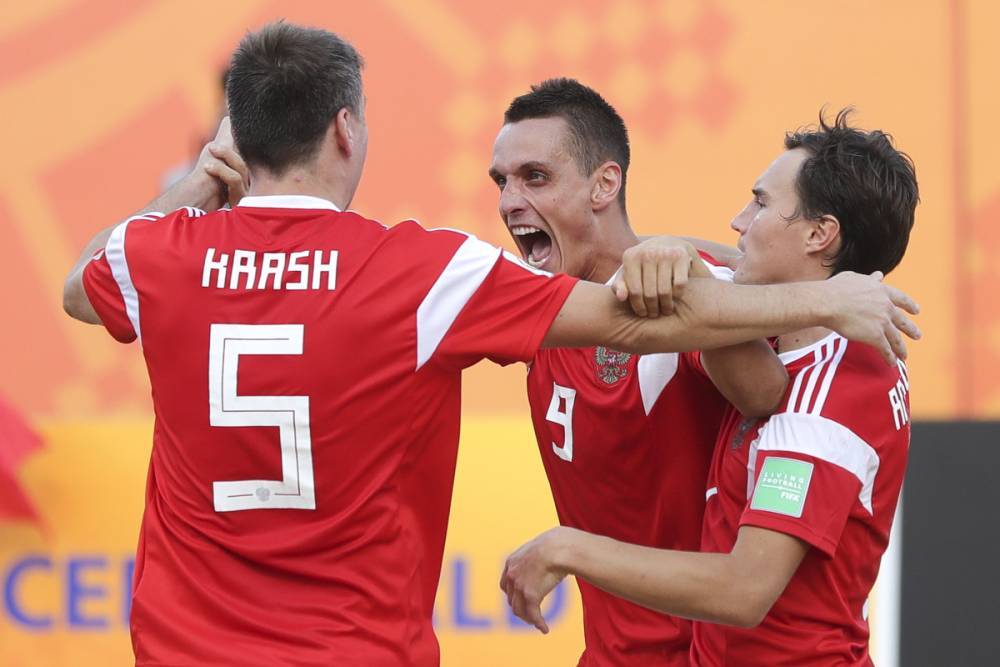 Сборная России по пляжному футболу победила в стартовом матче ЧМ