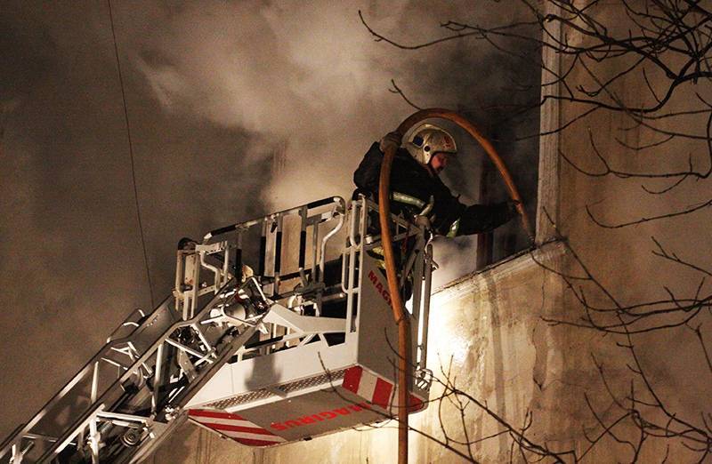 Под Екатеринбургом сгорел жилой дом: есть пострадавшие