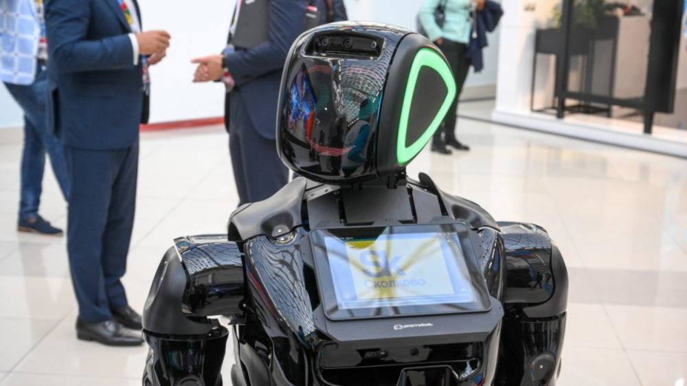 Группировки боевых роботов хотят внедрить в систему управления Вооруженных сил России