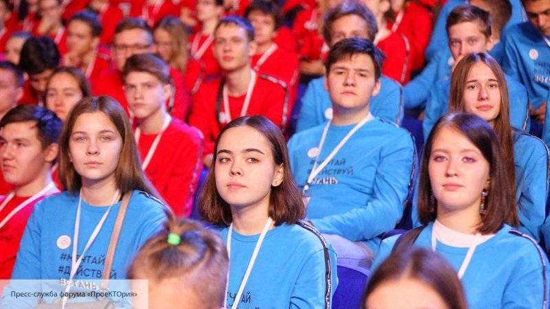 Российские школьники смогут «примерить» 120 профессий на уникальном тренажере