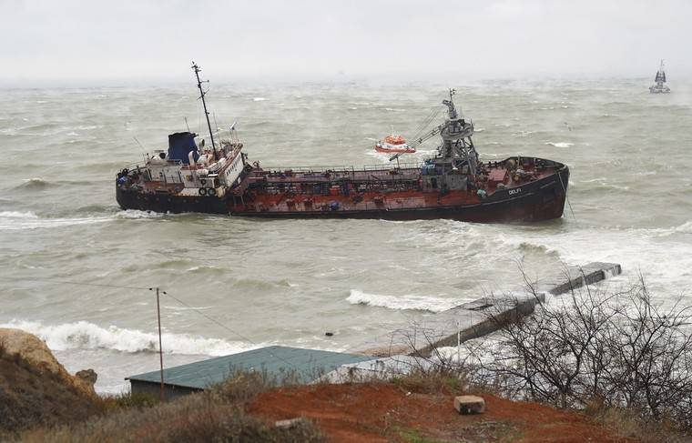 Уровень загрязнения в районе крушения танкера превышает норму в 157 раз - news.ru - Одесса