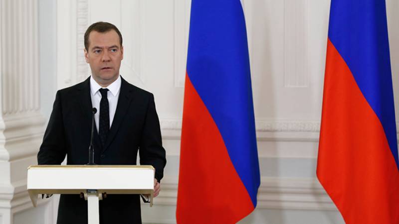 Медведев призвал устранить дисбаланс условий жизни в городе и на селе