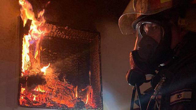 По требованию раввинов: семья сгоревших при пожаре в Нетании детей возражает против аутопсии