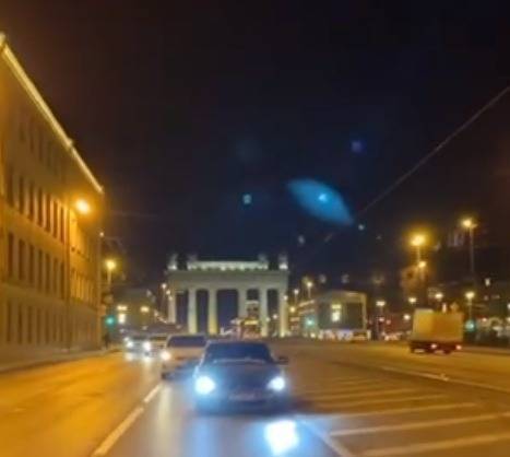 В Петербурге проверят водителя, который стрелял из автомата возле здания УМВД