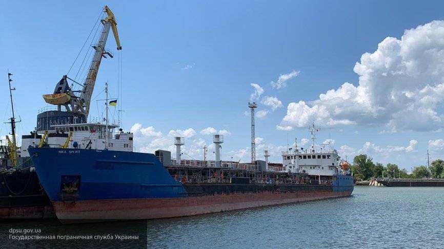 После крушения танкера в водах Украины в 157 раз превышена норма содержания нефтепродуктов