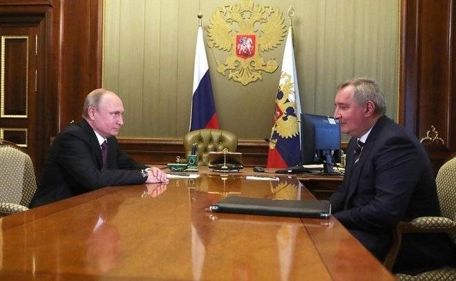 Рогозин рассказал Путину о строительстве второй очереди Восточного