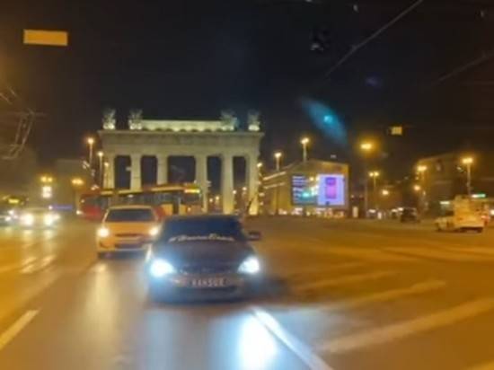 В Петербурге чеченский водитель стрелял из автомата возле здания УМВД