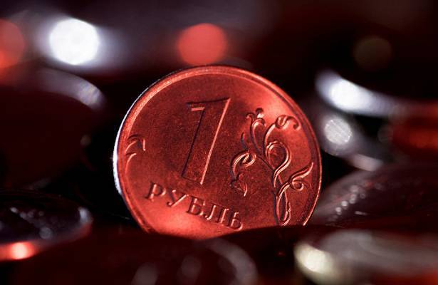 Российскому рублю прикажут стать вровень с долларом и евро
