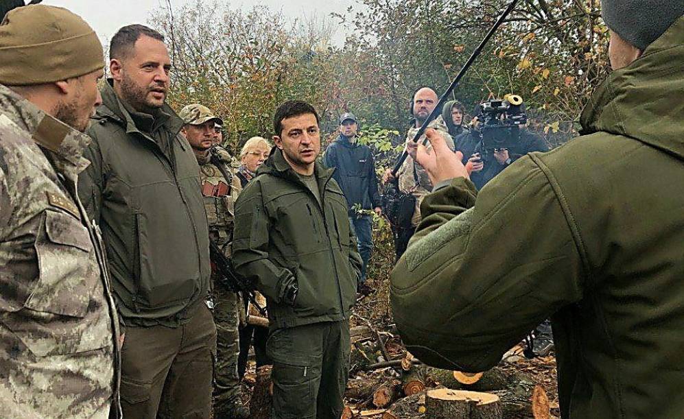 «Я не лох!» – как Зеленский надурил боевиков во время поездки под Луганск