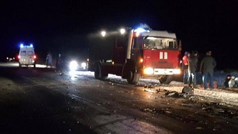 Шесть человек погибли при столкновении фуры с микроавтобусом под Оренбургом