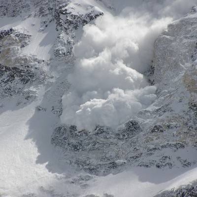 В окрестностях Магадана объявлена лавинная опасность