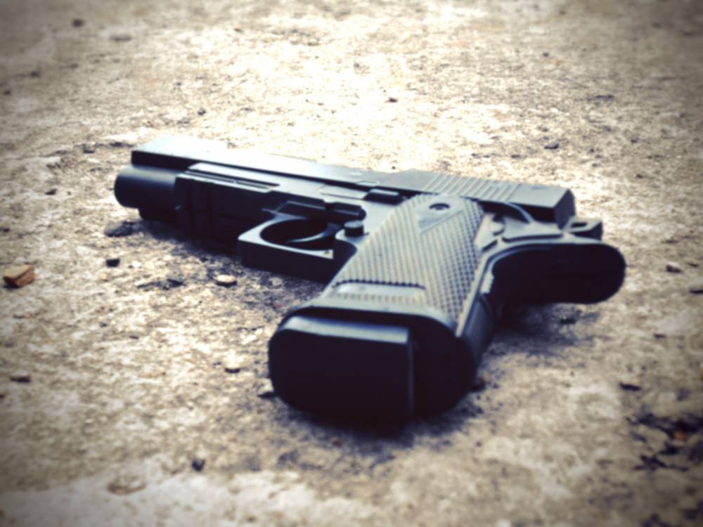 В Екатеринбурге полицейский застрелил подозреваемого в хранении наркотиков