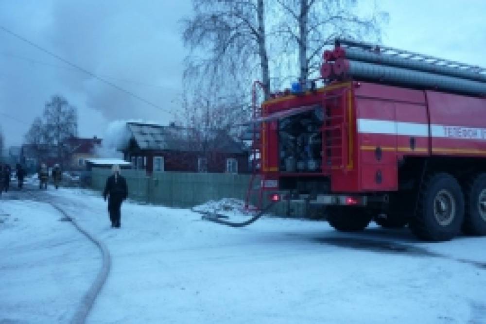 В Холмогорском районе сгорело полдома