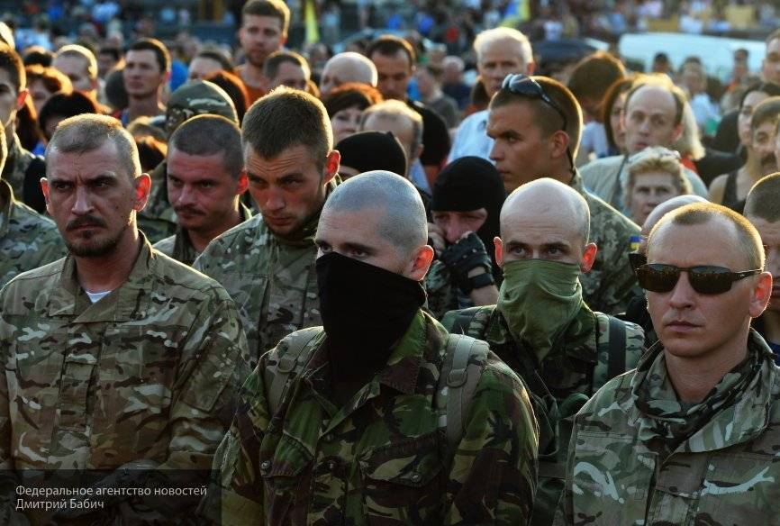 ВСУ стянули технику к району отвода сил, сообщили в ДНР