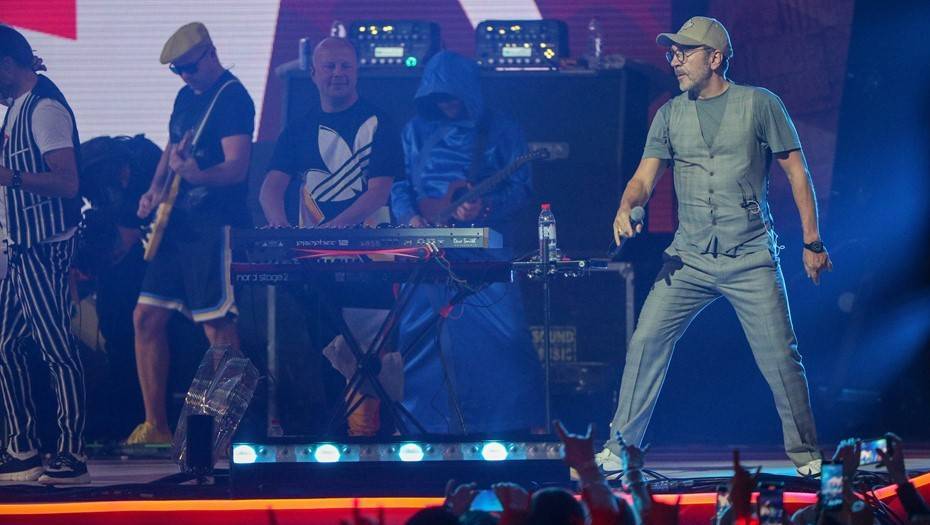 Полиция оштрафовала Noize MC и Сергея Шнурова за мат на концерте