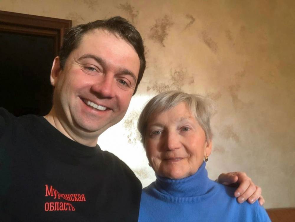 Андрей Чибис поздравил с праздником матерей Заполярья