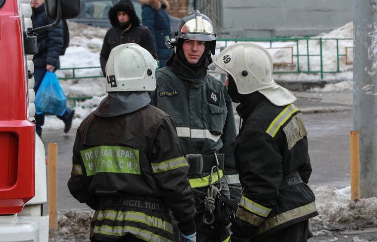 Около 300 человек эвакуировали из-за пожара на рынке Владикавказа