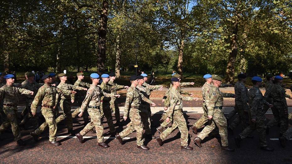 СМИ: власти Великобритании обсуждают сокращение численности армии